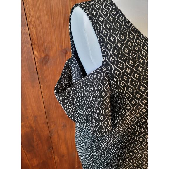 Meraki Women’s L Cold Shoulder Black Top Cream Floral Flutter Sleeves Cape Back - Picture 5 of 16